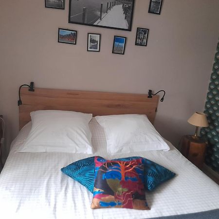 Aux Glycines Bed & Breakfast Marcilly-Ogny Luaran gambar