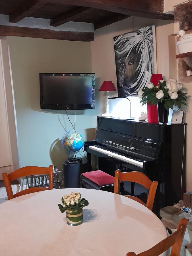 Aux Glycines Bed & Breakfast Marcilly-Ogny Luaran gambar